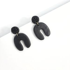 MATTE BLACK ARCH EARRINGS